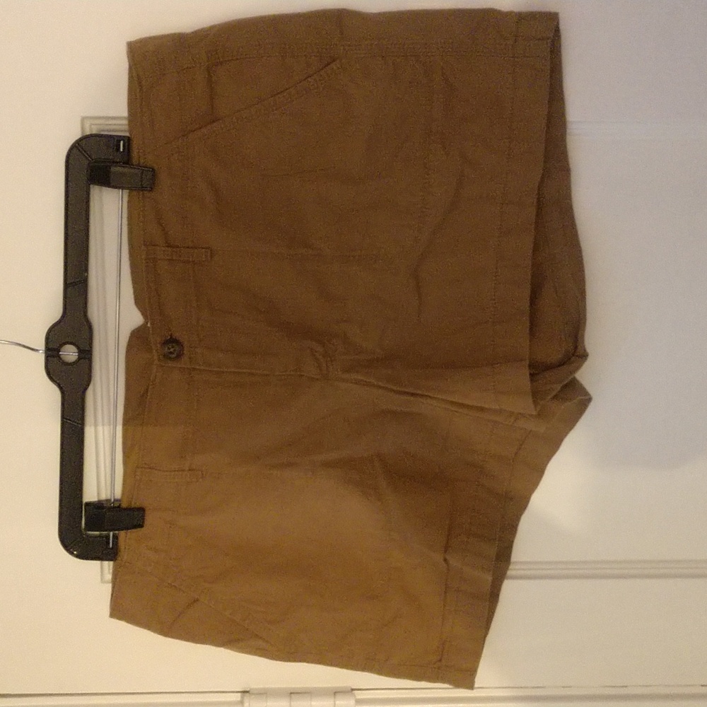 Old Navy tan shorts size 14